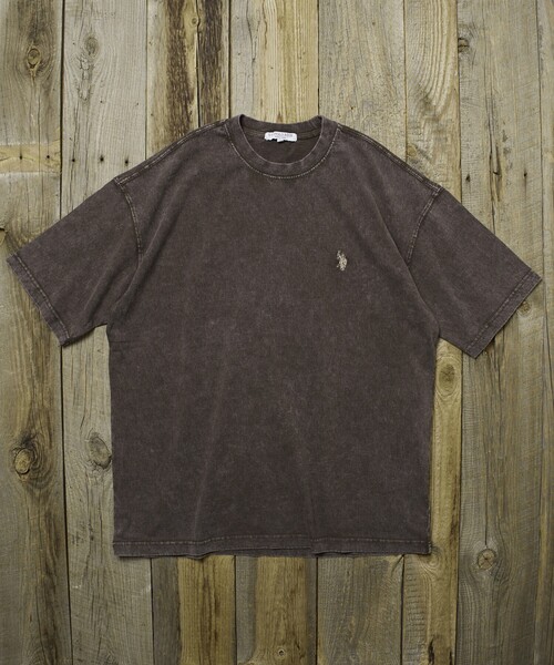 U.S. POLO ASSN.（ユーエスポロアッスン）の「U.S. POLO ASSN./ユーエスポロアッスン 別注 ワンポイント刺繍ロゴピグメントTシャツ(限定展開)(UNISEX)（Tシャツ/カットソー・メンズ・ブラック/グレー/ブラウン/ベージュ・SMALL/MEDIUM/LARGE）」の13枚目の写真