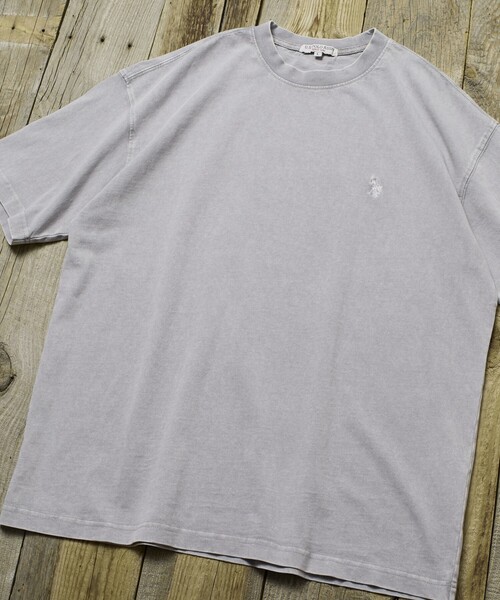 U.S. POLO ASSN.（ユーエスポロアッスン）の「U.S. POLO ASSN./ユーエスポロアッスン 別注 ワンポイント刺繍ロゴピグメントTシャツ(限定展開)(UNISEX)（Tシャツ/カットソー・メンズ・ブラック/グレー/ブラウン/ベージュ・SMALL/MEDIUM/LARGE）」の10枚目の写真