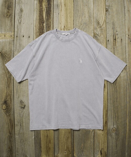U.S. POLO ASSN.（ユーエスポロアッスン）の「U.S. POLO ASSN./ユーエスポロアッスン 別注 ワンポイント刺繍ロゴピグメントTシャツ(限定展開)(UNISEX)（Tシャツ/カットソー・メンズ・ブラック/グレー/ブラウン/ベージュ・SMALL/MEDIUM/LARGE）」の8枚目の写真