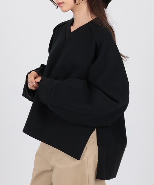 SUWDEE(スーディー)の「v neck oversize sweat pullover(スウェット・レディース・ブラック・FREE)」の6枚目の写真