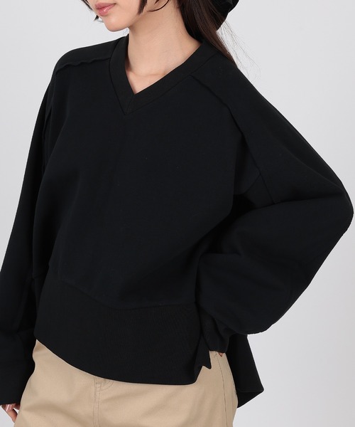 SUWDEE(スーディー)の「v neck oversize sweat pullover(スウェット・レディース・ブラック・FREE)」の8枚目の写真