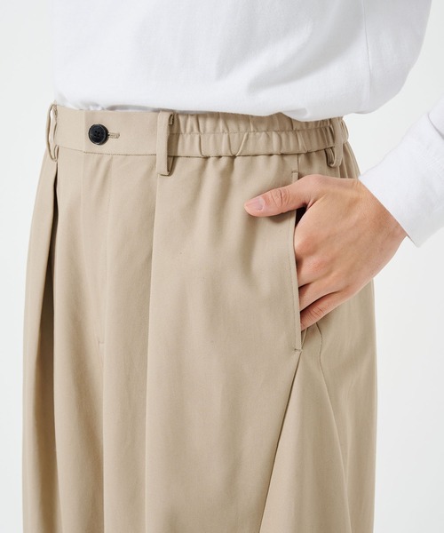 STUDIOUS(ステュディオス)の「BALLOON WIDE CHINO PANTS(チノパンツ・メンズ・ベージュ/ブラック/ダークグリーン・2/1)」の16枚目の写真