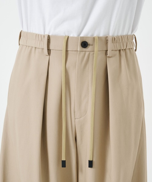 STUDIOUS(ステュディオス)の「BALLOON WIDE CHINO PANTS(チノパンツ・メンズ・ベージュ/ブラック/ダークグリーン・2/1)」の13枚目の写真