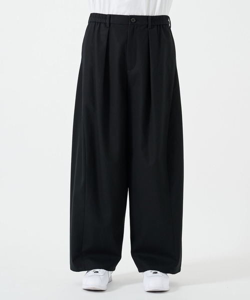 STUDIOUS(ステュディオス)の「BALLOON WIDE CHINO PANTS(チノパンツ・メンズ・ベージュ/ブラック/ダークグリーン・2/1)」の9枚目の写真