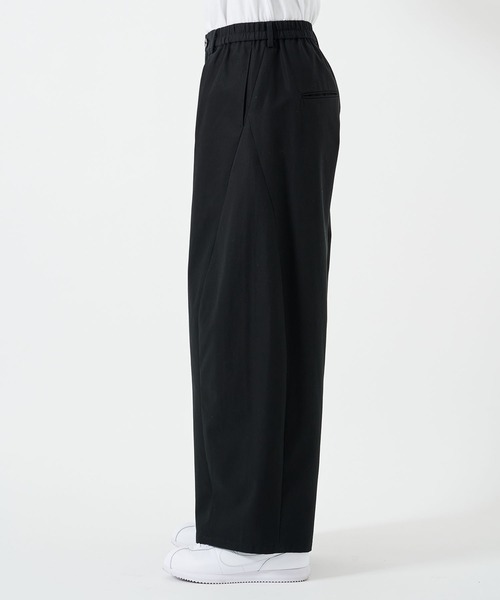 STUDIOUS(ステュディオス)の「BALLOON WIDE CHINO PANTS(チノパンツ・メンズ・ベージュ/ブラック/ダークグリーン・2/1)」の8枚目の写真