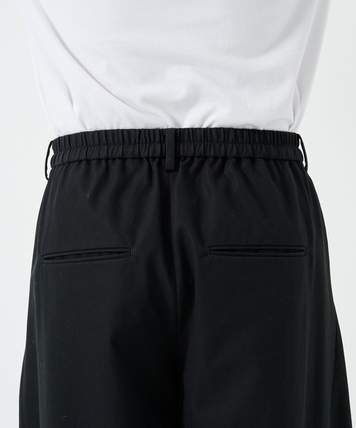 STUDIOUS(ステュディオス)の「BALLOON WIDE CHINO PANTS(チノパンツ・メンズ・ベージュ/ブラック/ダークグリーン・2/1)」の6枚目の写真