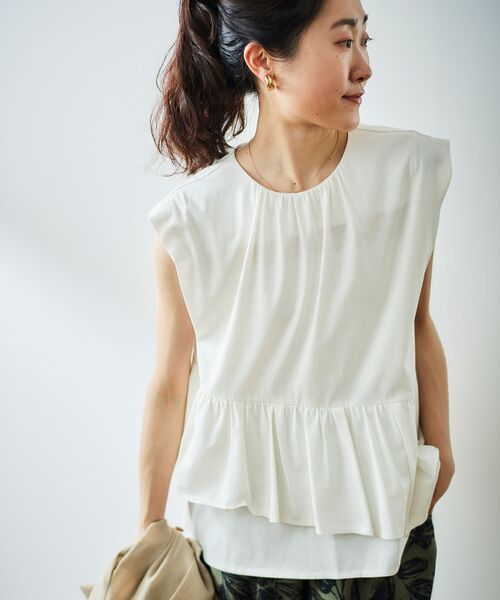 le.coeur blanc（ルクールブラン）の「ペプラムフリルノースリーブTEE（Tシャツ/カットソー・レディース・オフホワイト/ブルー/ダークグレー・38）」の2枚目の写真