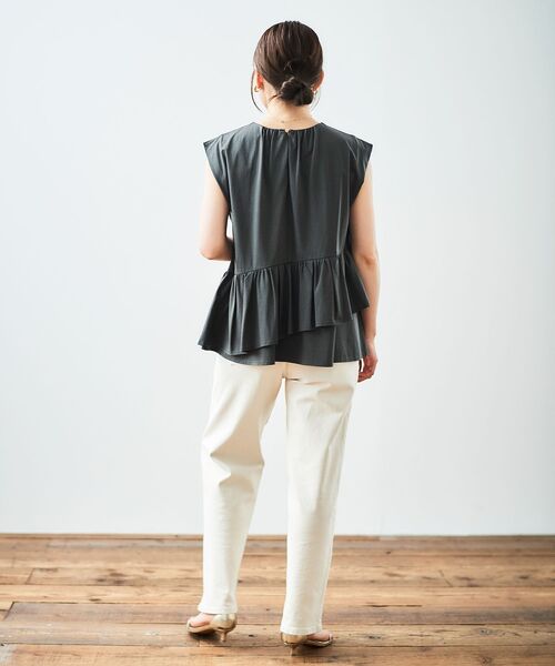 le.coeur blanc（ルクールブラン）の「ペプラムフリルノースリーブTEE（Tシャツ/カットソー・レディース・オフホワイト/ブルー/ダークグレー・38）」の21枚目の写真