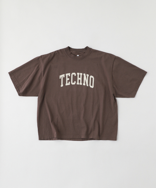 is-ness(イズネス)の「ISNESS MUSIC / イズネス ミュージック TECHNO FLOCKY PRINT T-SHIRT(Tシャツ/カットソー・メンズ・ブラウン/ホワイト・LARGE/MEDIUM)」の4枚目の写真