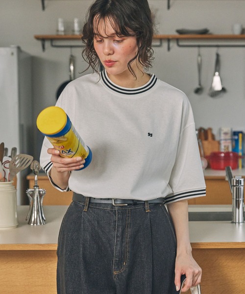 MONO-MART LADY'S(モノマートレディース)の「ナンバリング刺繍 リブライン オーバーサイズ半袖Tシャツ(Tシャツ/カットソー・レディース・ネイビー/アイボリー/ブラック/オフホワイト・FREE)」の8枚目の写真