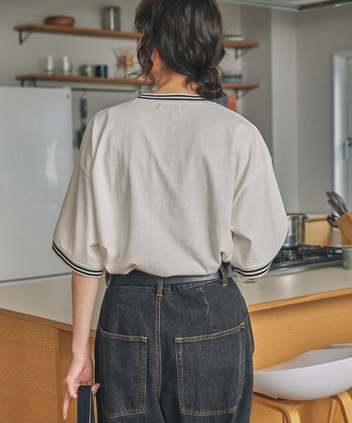 MONO-MART LADY'S(モノマートレディース)の「ナンバリング刺繍 リブライン オーバーサイズ半袖Tシャツ(Tシャツ/カットソー・レディース・ネイビー/アイボリー/ブラック/オフホワイト・FREE)」の11枚目の写真