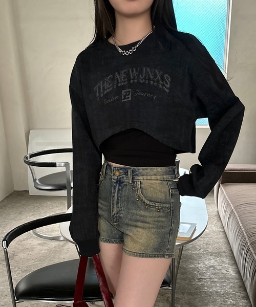 VQ（ブイキュー）の「USED manufacturing Layered cropped Long sleeve T-shirt / 【ヴィンテージ加工】 レイヤード クロップド ロンT / インナーのタンクトップもセットです。（Tシャツ/カットソー・レディース・ライトグレー/ダークグレー・FREE）」の5枚目の写真