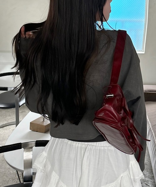 VQ（ブイキュー）の「USED manufacturing Layered cropped Long sleeve T-shirt / 【ヴィンテージ加工】 レイヤード クロップド ロンT / インナーのタンクトップもセットです。（Tシャツ/カットソー・レディース・ライトグレー/ダークグレー・FREE）」の15枚目の写真