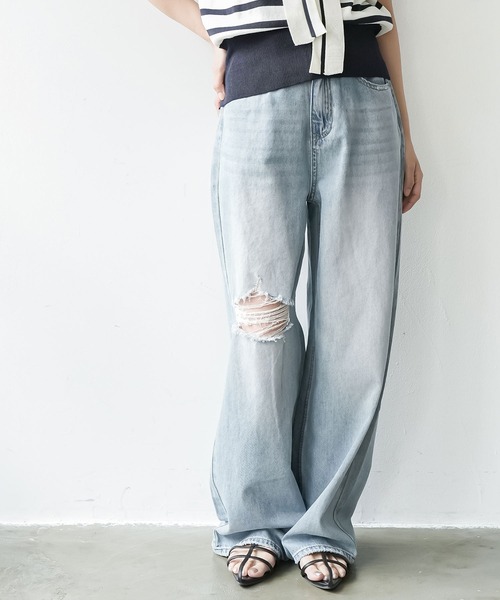 mili an deni(ミリアンデニ)の「ダメージセミワイドデニムパンツ(デニムパンツ・レディース・ブルー・M/L)」の3枚目の写真