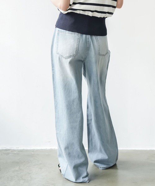 mili an deni(ミリアンデニ)の「ダメージセミワイドデニムパンツ(デニムパンツ・レディース・ブルー・M/L)」の5枚目の写真