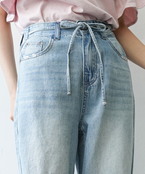 mili an deni(ミリアンデニ)の「ダメージセミワイドデニムパンツ(デニムパンツ・レディース・ブルー・M/L)」の12枚目の写真