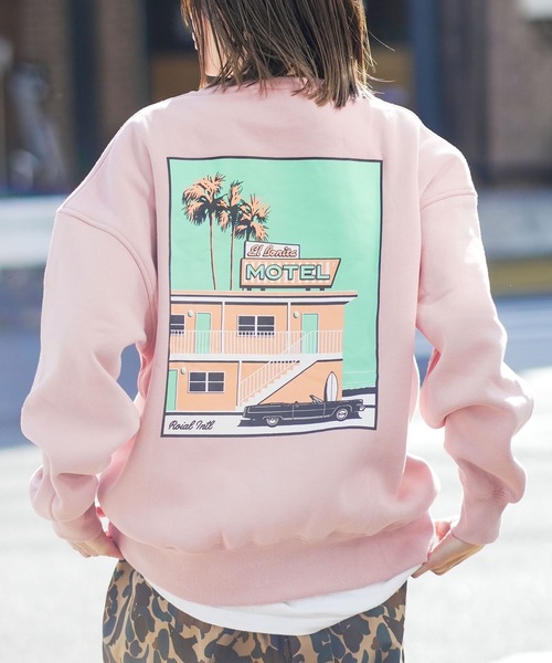 roial（ロイアル）の「CREW / ROIAL(ロイアル)デザインバックプリント長袖クルースウェット（スウェット・メンズ・チャコールグレー/オートミール/グリーン系その他3/ピンク・MEDIUM/SMALL/LARGE）」の4枚目の写真