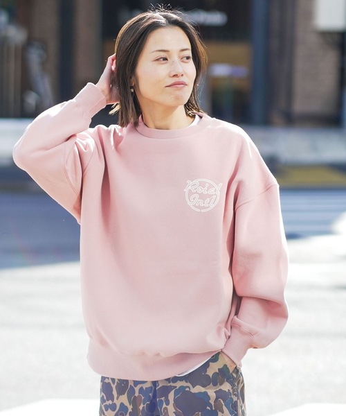 roial（ロイアル）の「CREW / ROIAL(ロイアル)デザインバックプリント長袖クルースウェット（スウェット・メンズ・チャコールグレー/オートミール/グリーン系その他3/ピンク・MEDIUM/SMALL/LARGE）」の8枚目の写真