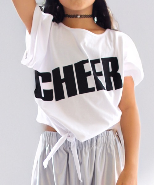 CHEER（チアー）の「ロゴプリント前結び肩あきトップス（Tシャツ/カットソー・レディース・ホワイト/ブラック・M/S）」の2枚目の写真