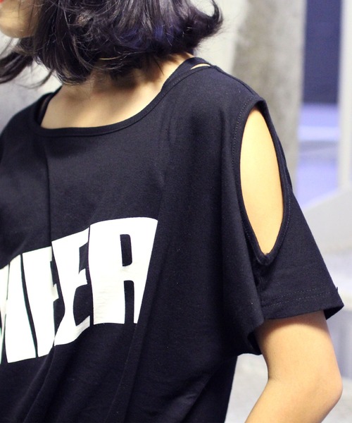 CHEER（チアー）の「ロゴプリント前結び肩あきトップス（Tシャツ/カットソー・レディース・ホワイト/ブラック・M/S）」の6枚目の写真