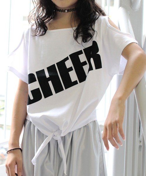 CHEER（チアー）の「ロゴプリント前結び肩あきトップス（Tシャツ/カットソー・レディース・ホワイト/ブラック・M/S）」の10枚目の写真