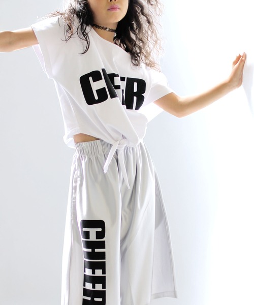 CHEER（チアー）の「ロゴプリント前結び肩あきトップス（Tシャツ/カットソー・レディース・ホワイト/ブラック・M/S）」の12枚目の写真