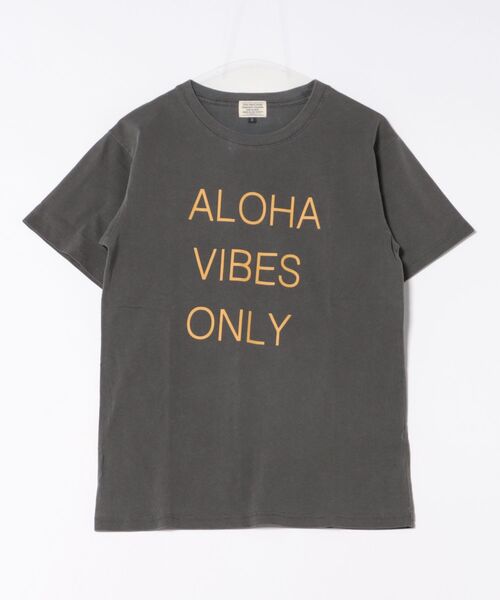 URBAN ISLAND SOCIETY(アーバンアイランドソサエティ)の「【URBAN ISLAND SOCIETY/アーバンアイランドソサエティ】ALOHA VIBES ONLY S/S TEE / アロハプリント半袖T-シャツ(Tシャツ/カットソー・メンズ・パープル/ターコイズブルー/ブラック系その他/ホワイト/ブラック・SMALL/MEDIUM/LARGE/X-LARGE)」の3枚目の写真