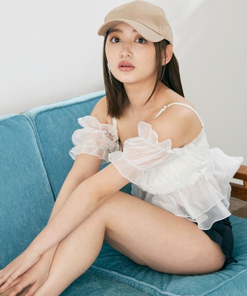 CELEN（セレン）の「【swimwear/体型カバー】チュールフレアビキニ オフショルダートップス・パンツ 2点セット（水着・レディース・ホワイト×ブラック/ブルーグレー/ピンクベージュ・FREE）」の4枚目の写真