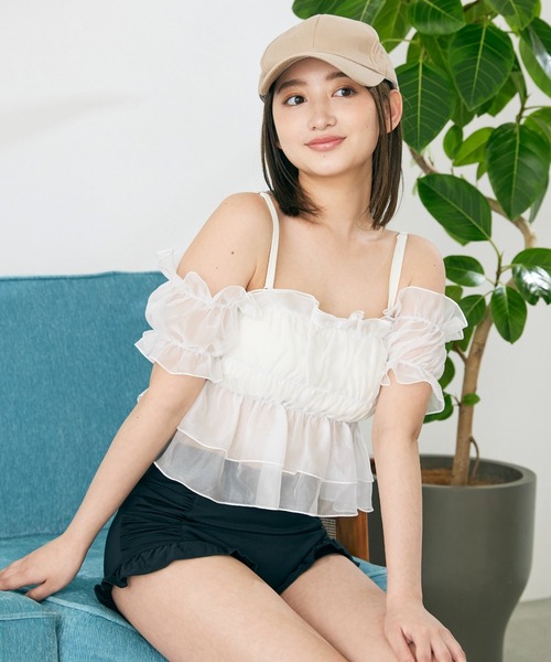 CELEN（セレン）の「【swimwear/体型カバー】チュールフレアビキニ オフショルダートップス・パンツ 2点セット（水着・レディース・ホワイト×ブラック/ブルーグレー/ピンクベージュ・FREE）」の7枚目の写真