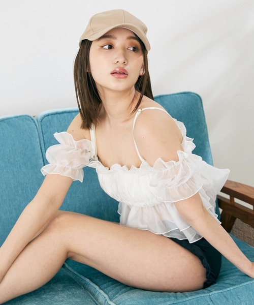 CELEN（セレン）の「【swimwear/体型カバー】チュールフレアビキニ オフショルダートップス・パンツ 2点セット（水着・レディース・ホワイト×ブラック/ブルーグレー/ピンクベージュ・FREE）」の11枚目の写真