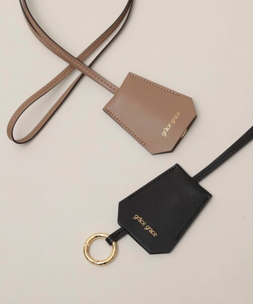 grace grace （グラスグラス）の「【grace grace/グラスグラス】レザークロシェット（チャーム・レディース・ブラック/ベージュ・FREE）」の2枚目の写真