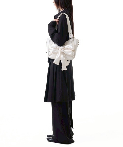 IUGAMAKARAS イウガマカラス ショルダーバッグ merry jenny セール】【IUGAMAKARAS】Laced Ribbon Shoulder Bag