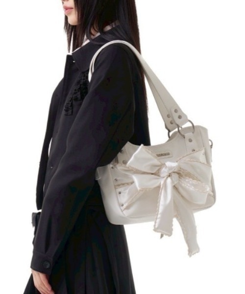 セール】【IUGAMAKARAS】Laced Ribbon Shoulder Bag