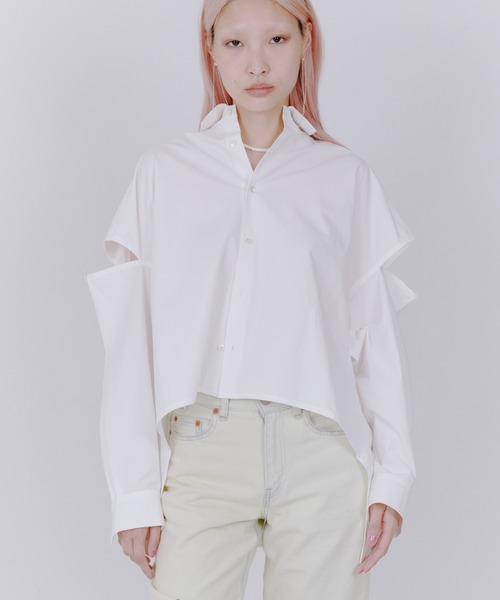 UJOH（ウジョー）の「UJOH(ウジョー)　Sliit sleeve 別注シャツ（シャツ/ブラウス・レディース・ブラック/ホワイト・2）」の2枚目の写真