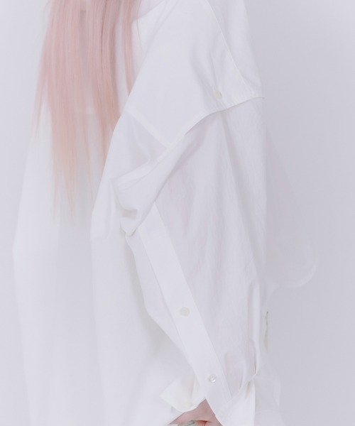 UJOH（ウジョー）の「UJOH(ウジョー)　Sliit sleeve 別注シャツ（シャツ/ブラウス・レディース・ブラック/ホワイト・2）」の14枚目の写真