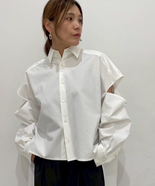 UJOH（ウジョー）の「UJOH(ウジョー)　Sliit sleeve 別注シャツ（シャツ/ブラウス・レディース・ブラック/ホワイト・2）」の3枚目の写真