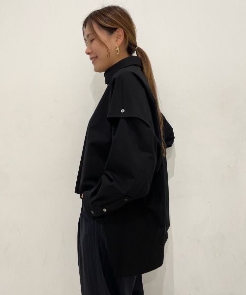 UJOH（ウジョー）の「UJOH(ウジョー)　Sliit sleeve 別注シャツ（シャツ/ブラウス・レディース・ブラック/ホワイト・2）」の5枚目の写真