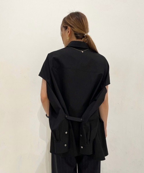 UJOH（ウジョー）の「UJOH(ウジョー)　Sliit sleeve 別注シャツ（シャツ/ブラウス・レディース・ブラック/ホワイト・2）」の7枚目の写真