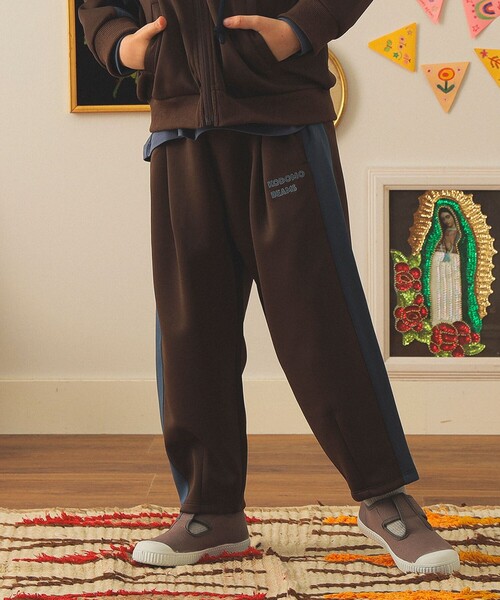 こども ビームス（コドモビームス）の「トラック ジャージ パンツ 2025FW（90～140cm）（その他パンツ・キッズ・ダークグリーン/ダークブラウン・90/100/110/120/130/140）」の2枚目の写真