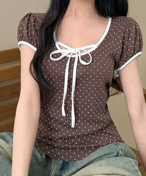 VIVID LADY(ビビッドレディー)の「水玉柄パフスリーブ半袖Tシャツ(Tシャツ/カットソー・レディース・ブラウン/レッド/ブラック/クリーム・FREE)」の3枚目の写真