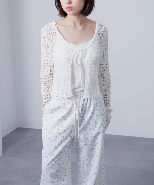 Chiina（チーナ）の「Chiina / クロップド クロシェ編みカーディガン（カーディガン/ボレロ・レディース・ブラック/ホワイト/アイボリー/ライトグリーン/レッド・FREE）」の6枚目の写真