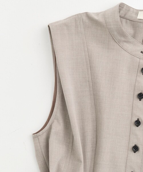 PUBLIC TOKYO(パブリックトウキョウ)の「ショルダータックノースリワンピ(シャツワンピース・レディース・ダークグレー/ライトグレー・1/2)」の11枚目の写真