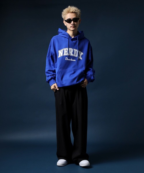 セール】アウトラインアーチロゴフーディー（パーカー）｜NERDY