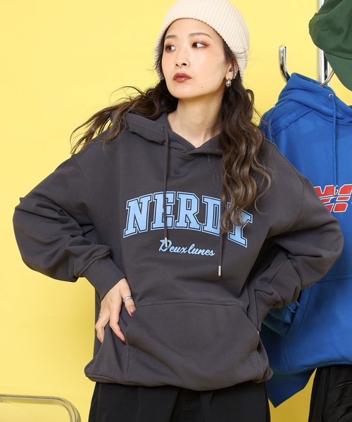 NERDY（ノルディ）の「アウトラインアーチロゴフーディー（パーカー・メンズ・パープル/ブルー/グレー・M/SS/S/L）」の7枚目の写真