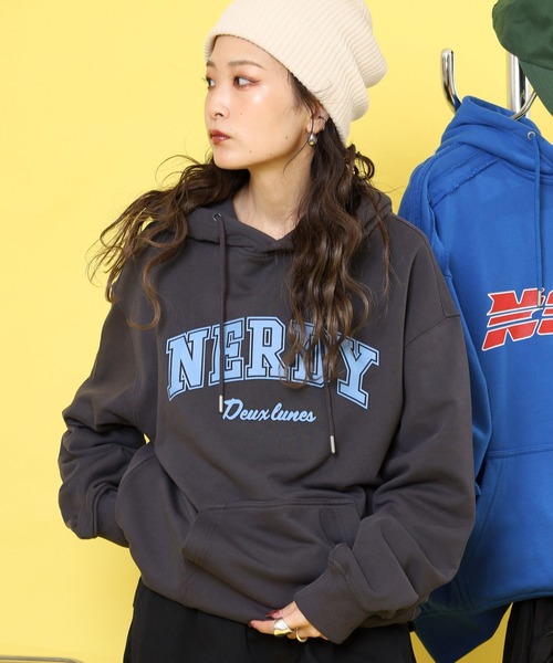 NERDY（ノルディ）の「アウトラインアーチロゴフーディー（パーカー・メンズ・パープル/ブルー/グレー・M/SS/S/L）」の6枚目の写真