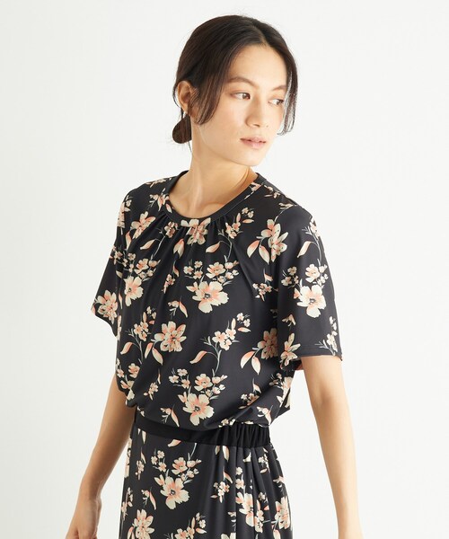 LAURA ASHLEY(ローラアシュレイ)の「【洗える/ジャージ素材/同柄アイテムあり】ミラ柄プルオーバー(Tシャツ/カットソー・レディース・ブラック系・40/38)」の3枚目の写真