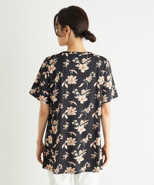 LAURA ASHLEY(ローラアシュレイ)の「【洗える/ジャージ素材/同柄アイテムあり】ミラ柄プルオーバー(Tシャツ/カットソー・レディース・ブラック系・40/38)」の8枚目の写真