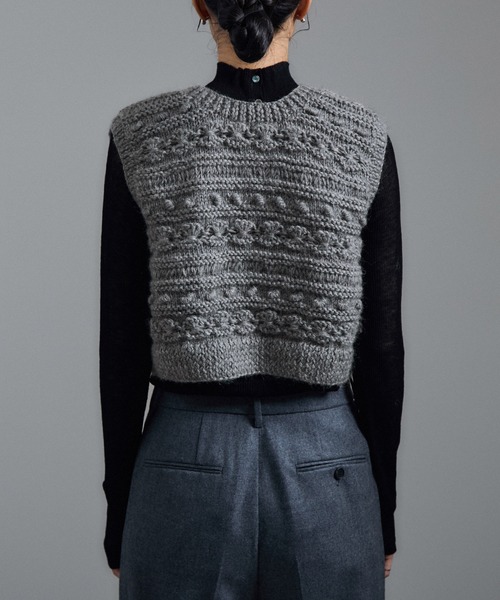 SALON adam et rope'(サロン アダム エ ロペ)の「【WEB限定】クロップドパターンハンドニットジレ(ベスト・レディース・オフホワイト/チャコールグレー・FREE)」の13枚目の写真