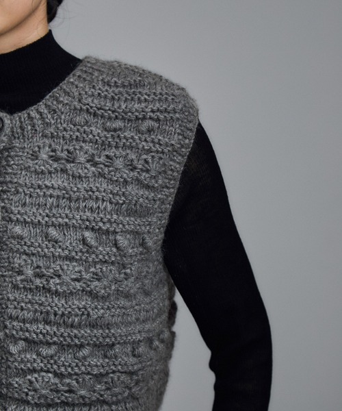 SALON adam et rope'(サロン アダム エ ロペ)の「【WEB限定】クロップドパターンハンドニットジレ(ベスト・レディース・オフホワイト/チャコールグレー・FREE)」の15枚目の写真
