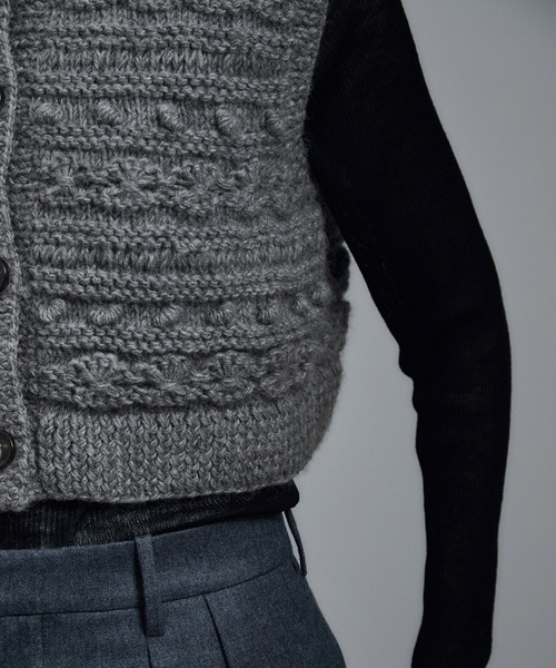 SALON adam et rope'(サロン アダム エ ロペ)の「【WEB限定】クロップドパターンハンドニットジレ(ベスト・レディース・オフホワイト/チャコールグレー・FREE)」の16枚目の写真